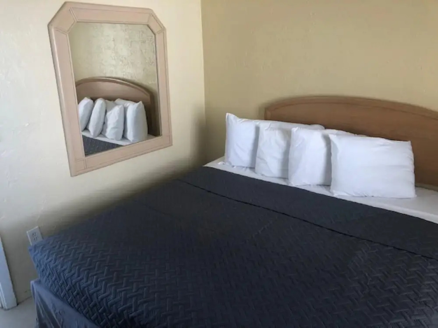 Misty Isles Redington Beachfront Suite 24