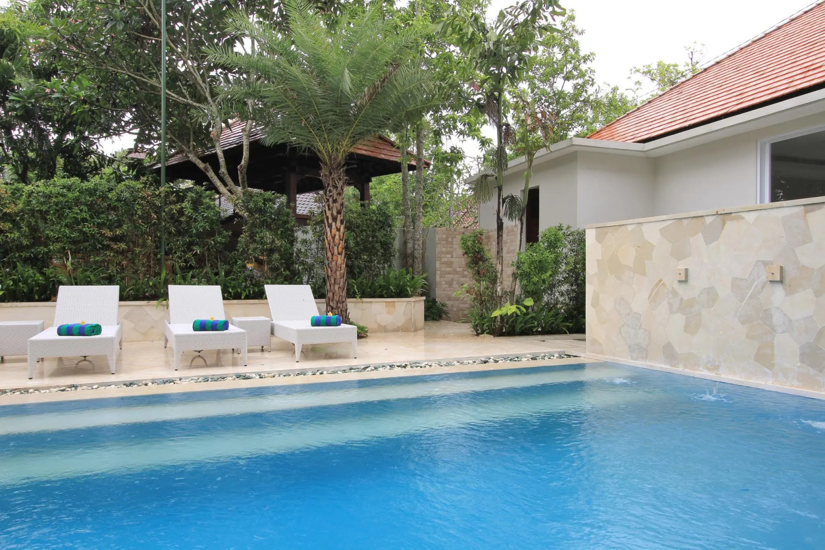 Tapa Tepi Kali Canggu by Pramana