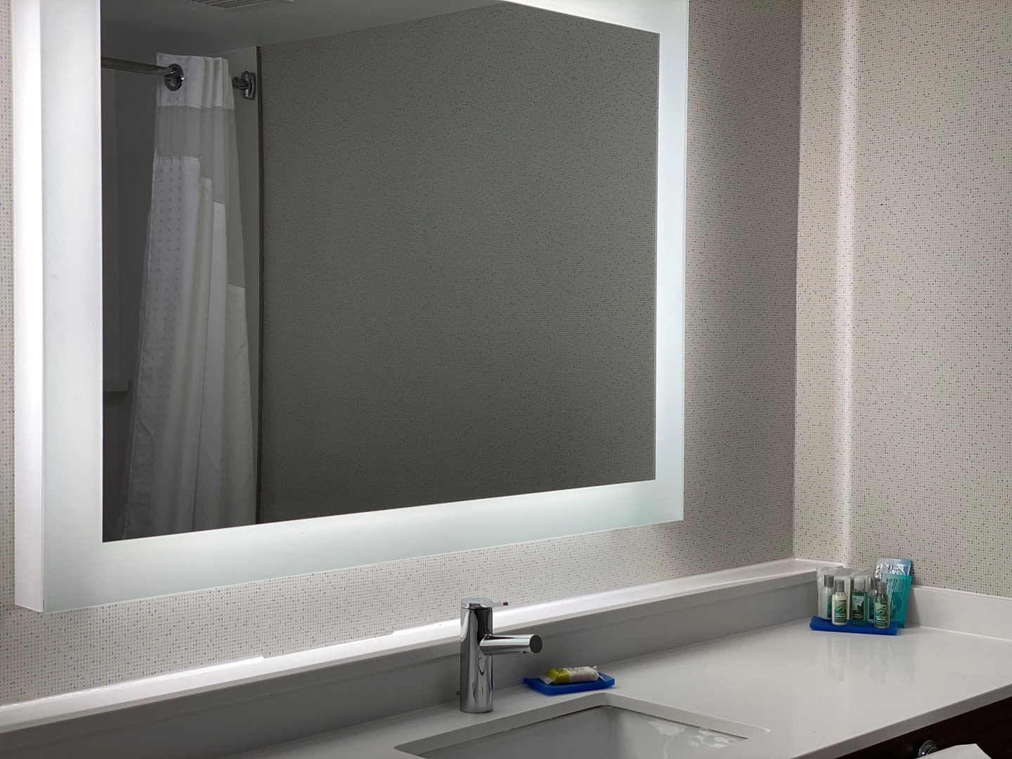 Holiday Inn Express & Suites Fort Wayne by IHG