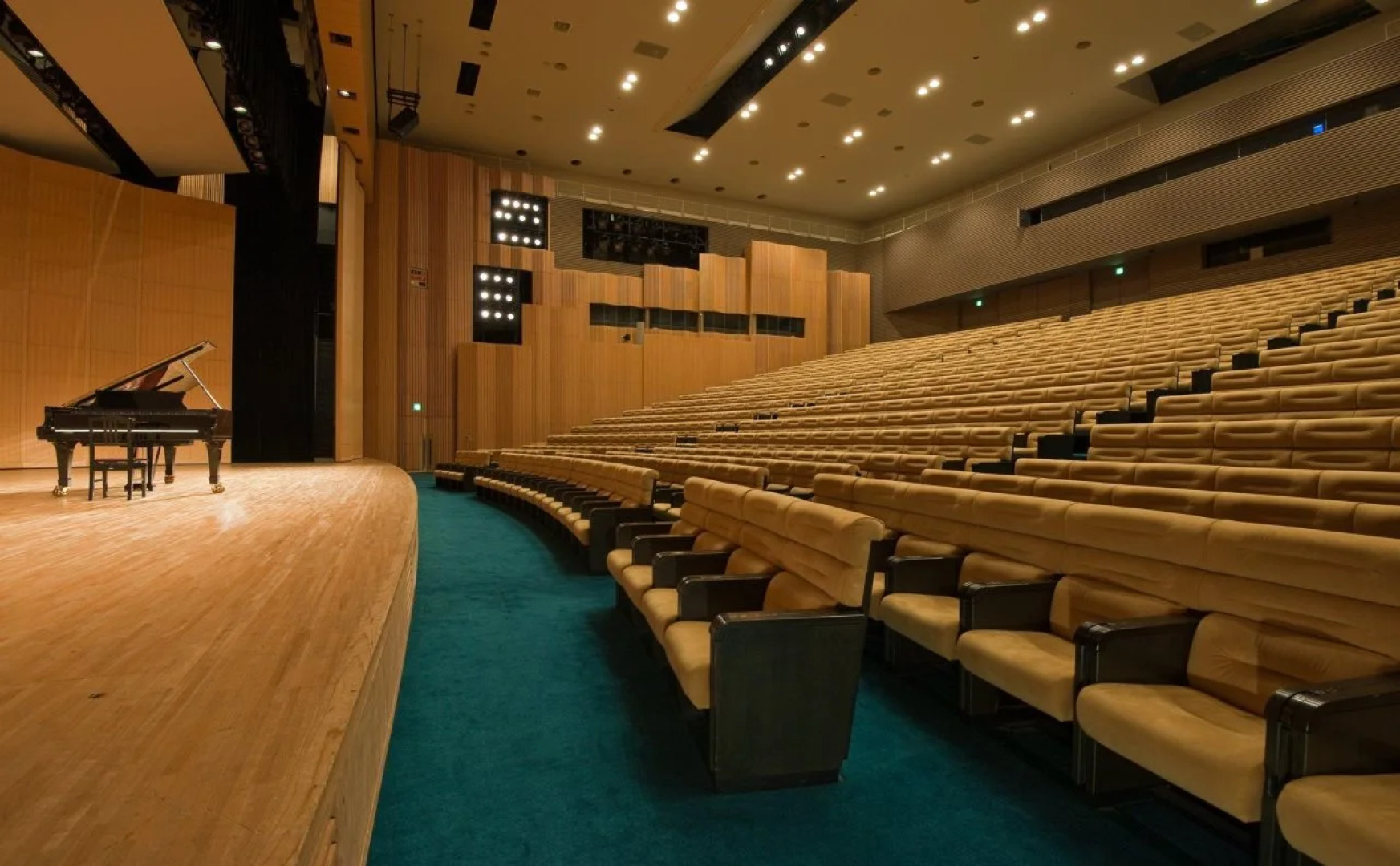 Okura Akademia Park Hotel