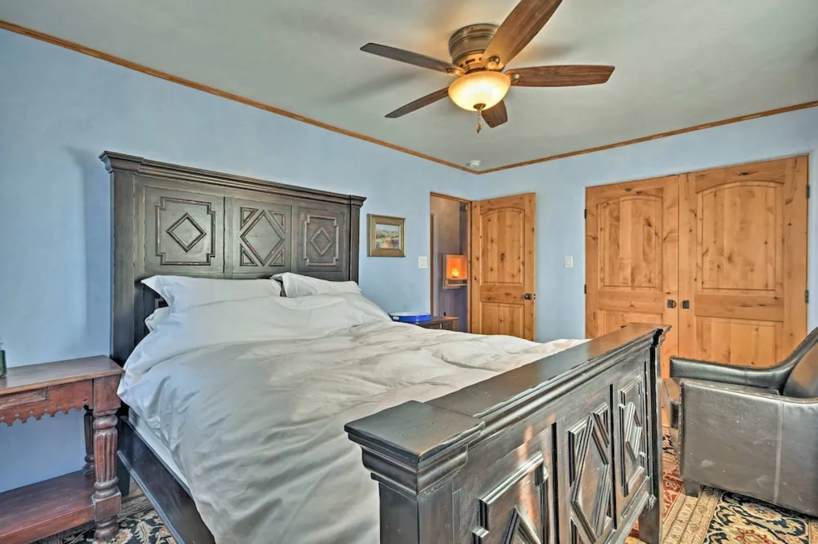 Cozy 'blue Adobe' w/ Steam Room 2 Mi. From Taos!