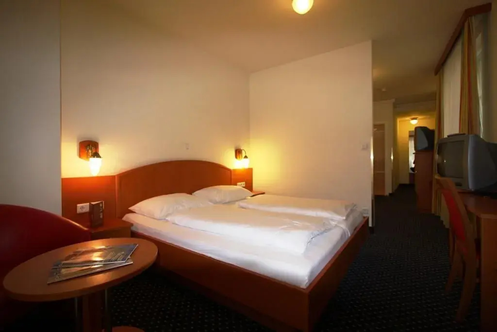 SUITE HOTEL 900m ZUR OPER