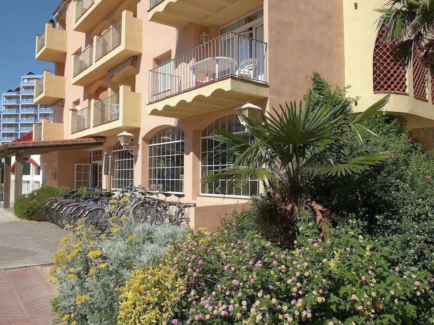 Holiday Apartment in a Complex near Sea