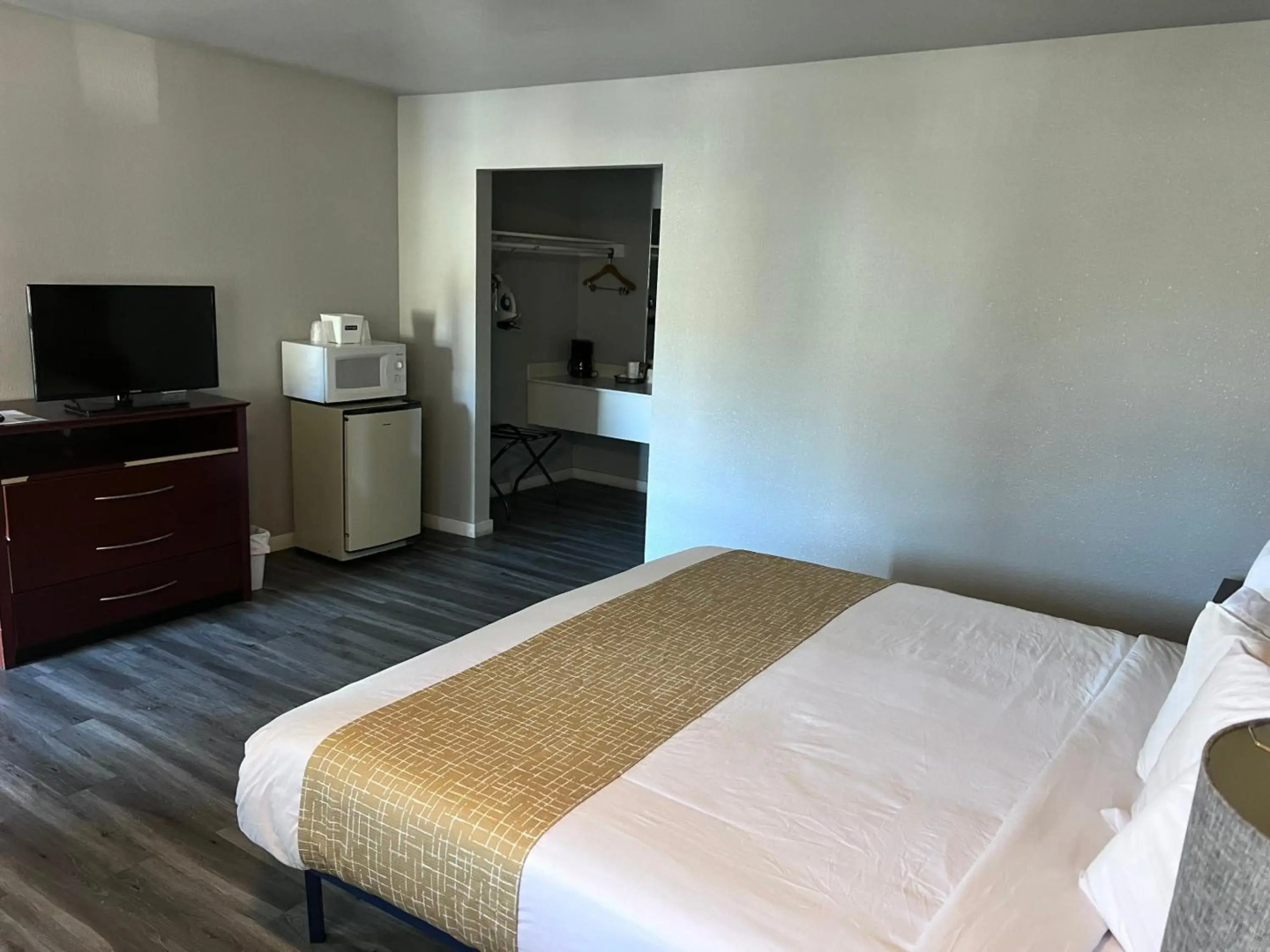 Travelodge by Wyndham Redding CA