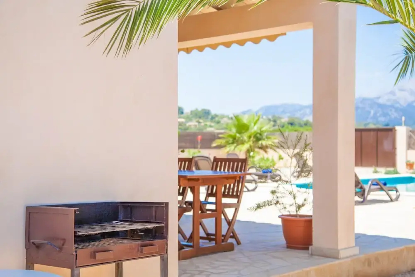 Villa With Pool & Terrace