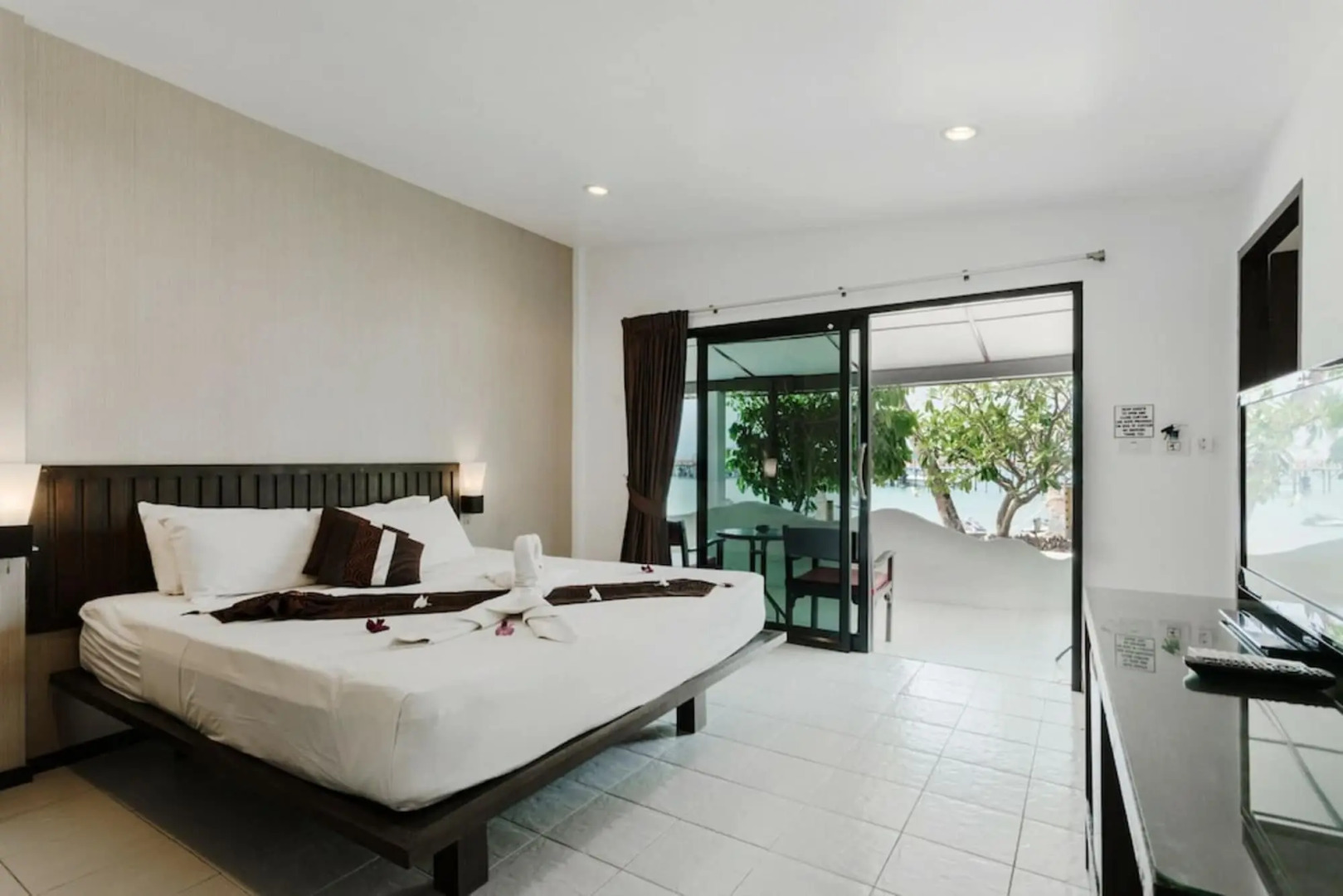 Samui Pier Beach Front Resort