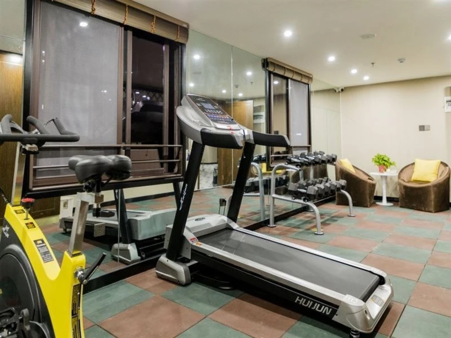 Jinjiang Metropolo Hotel Anqing High-speed Railway Station，Guangcai  7th street