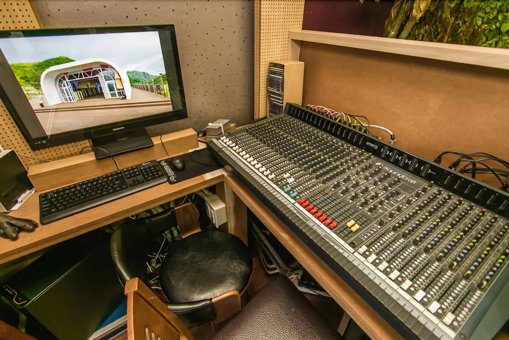 Geumsan Forest White Castle Pension