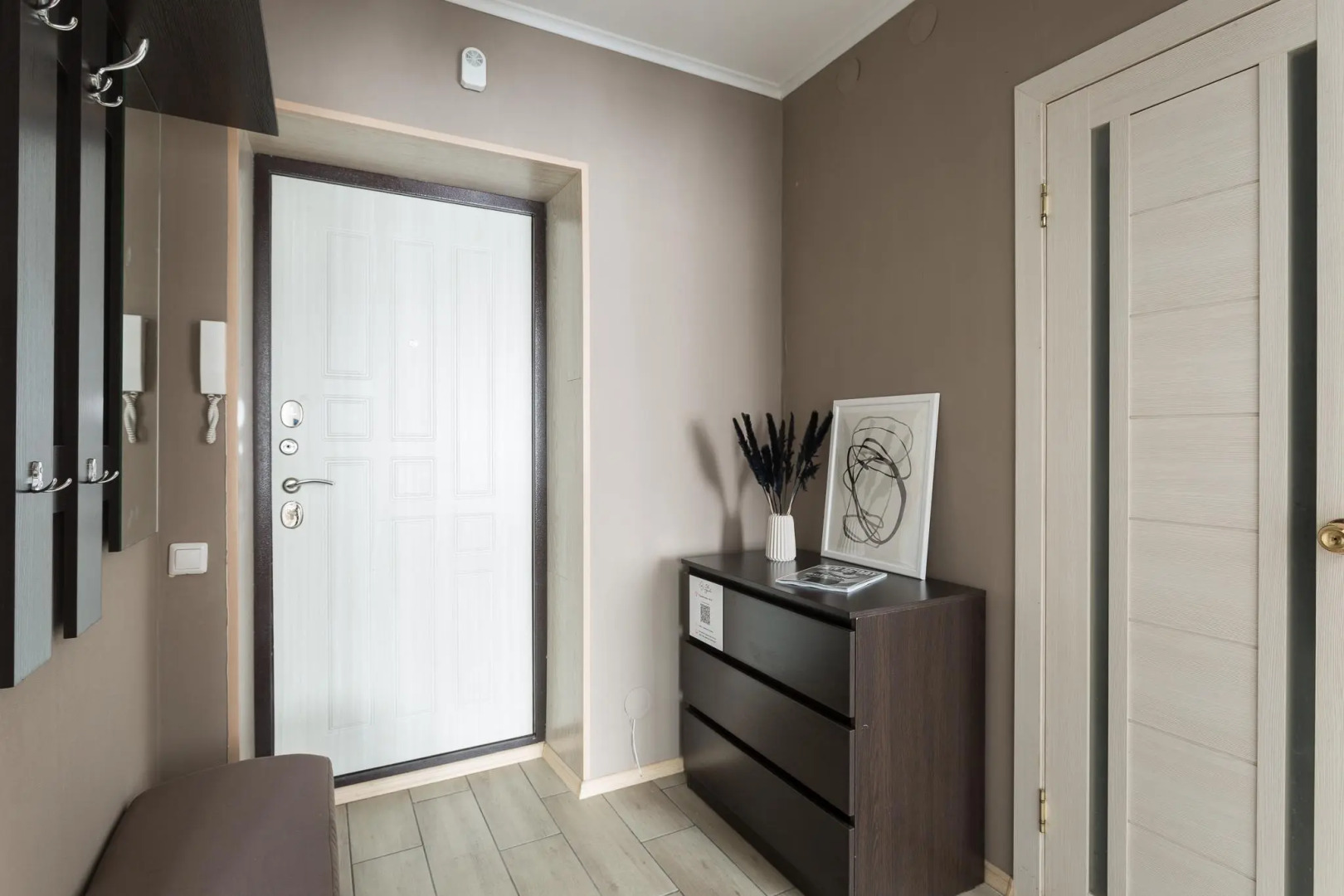 Dve podushki na ul. Vozrozhdeniya d. 86a, kv. 125