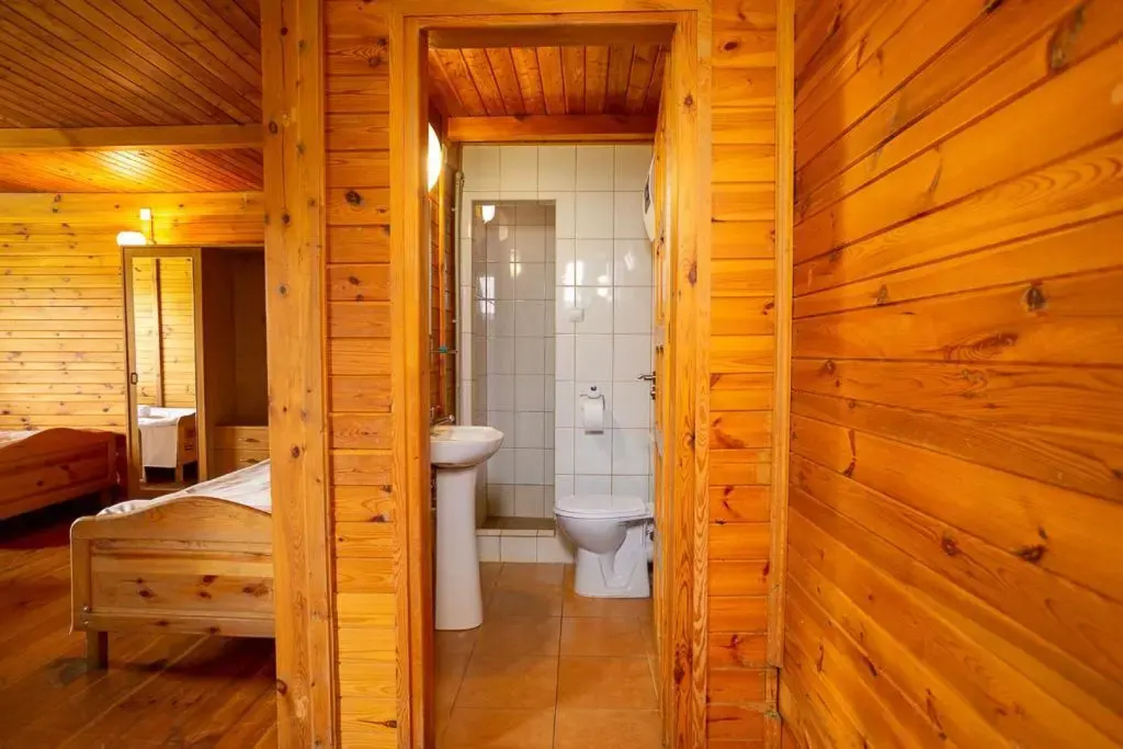 AB Domki nad jeziorem