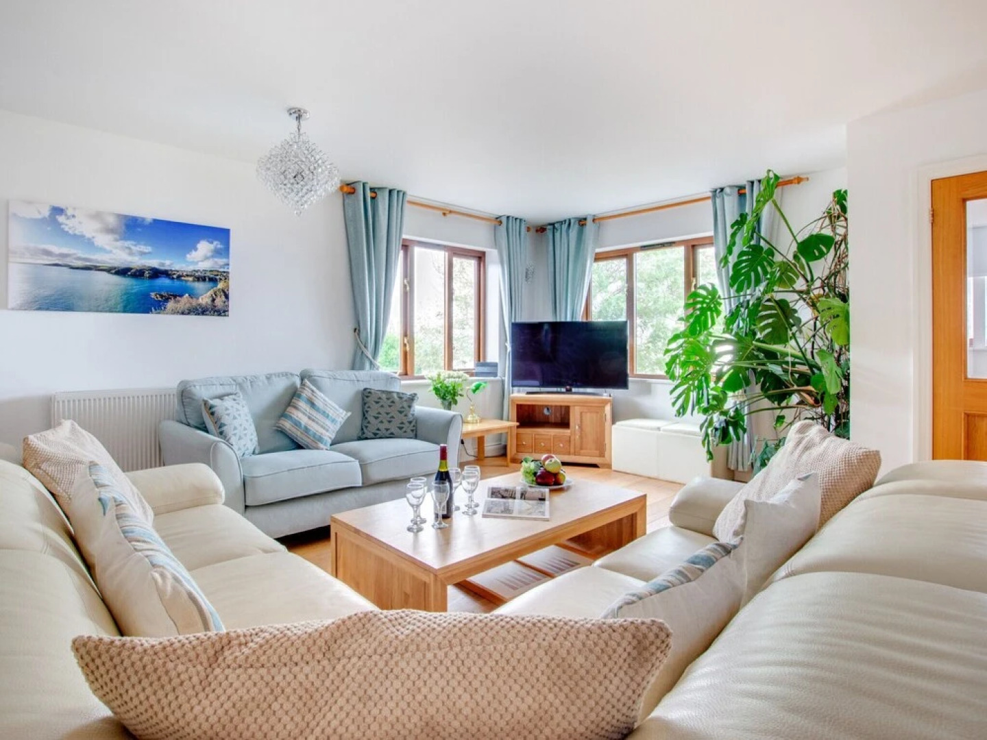 Comfortable, Bright Holiday Home With Private Garden in the South of Cornwall