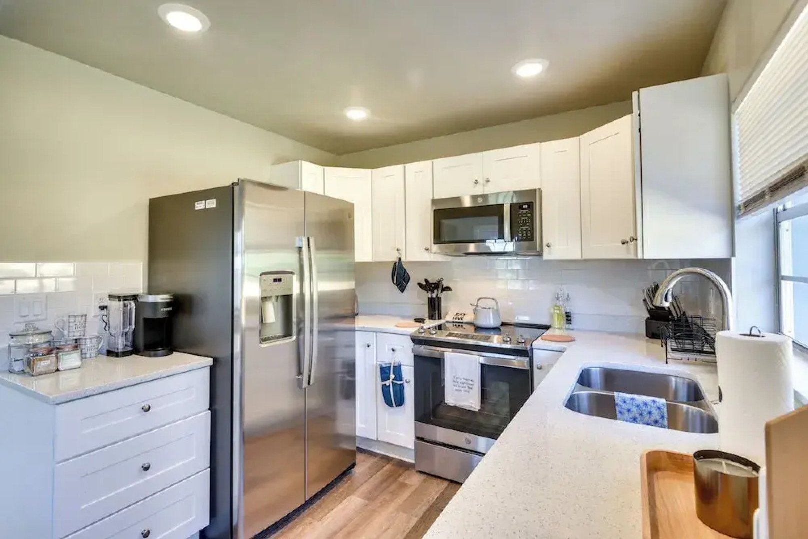 Vibrant Deland House Near Stetson University!