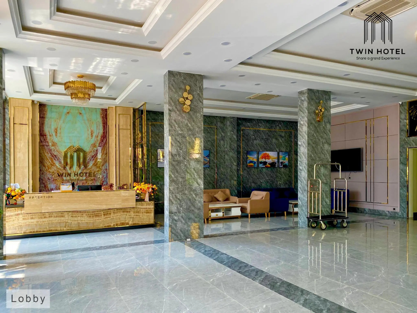 Twin Hotel