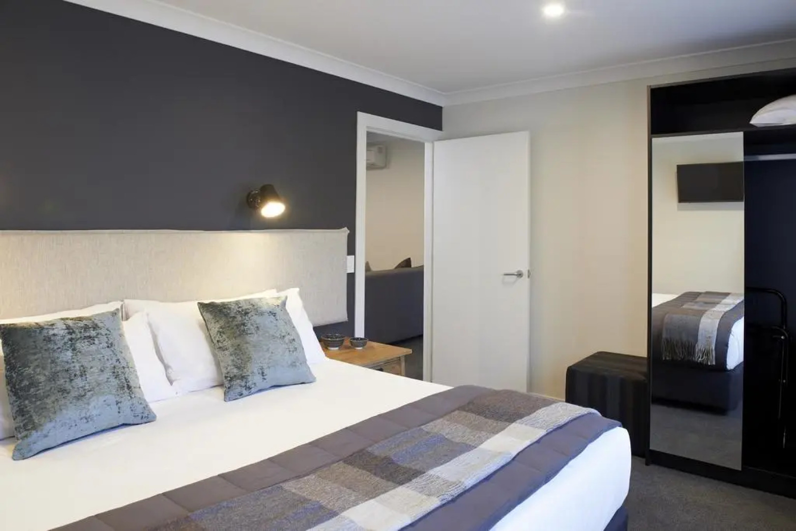 Kelly Rd Cambridge Lodge