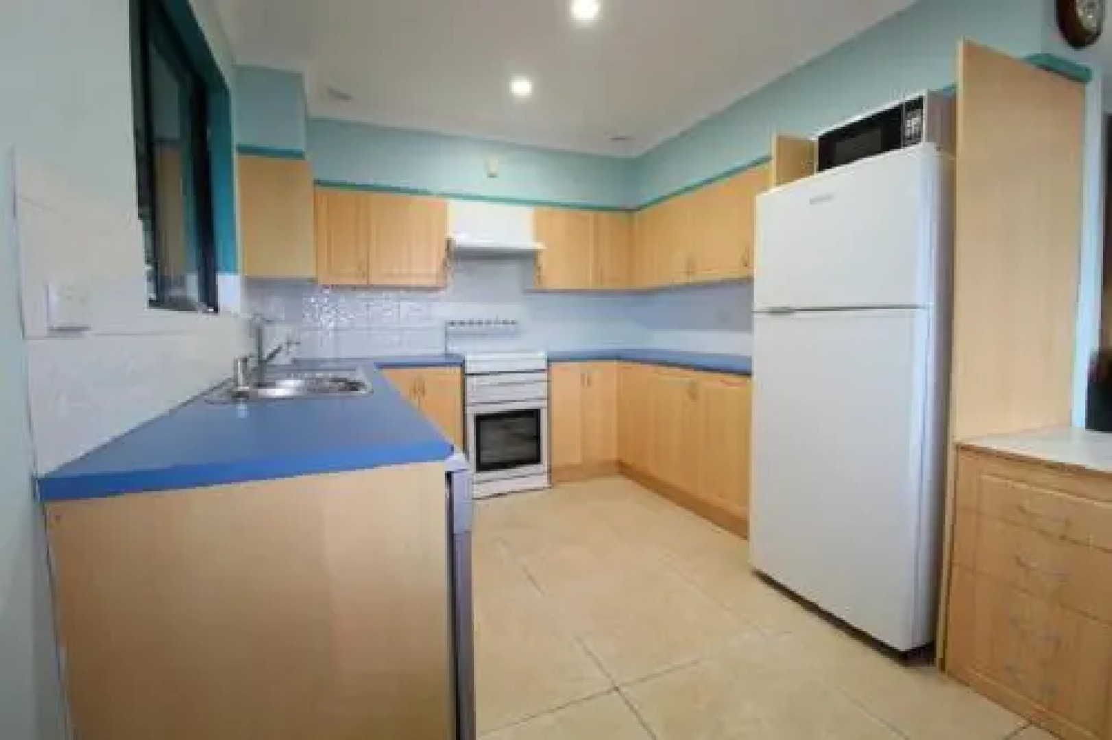 Bombora, 3/4 East Street