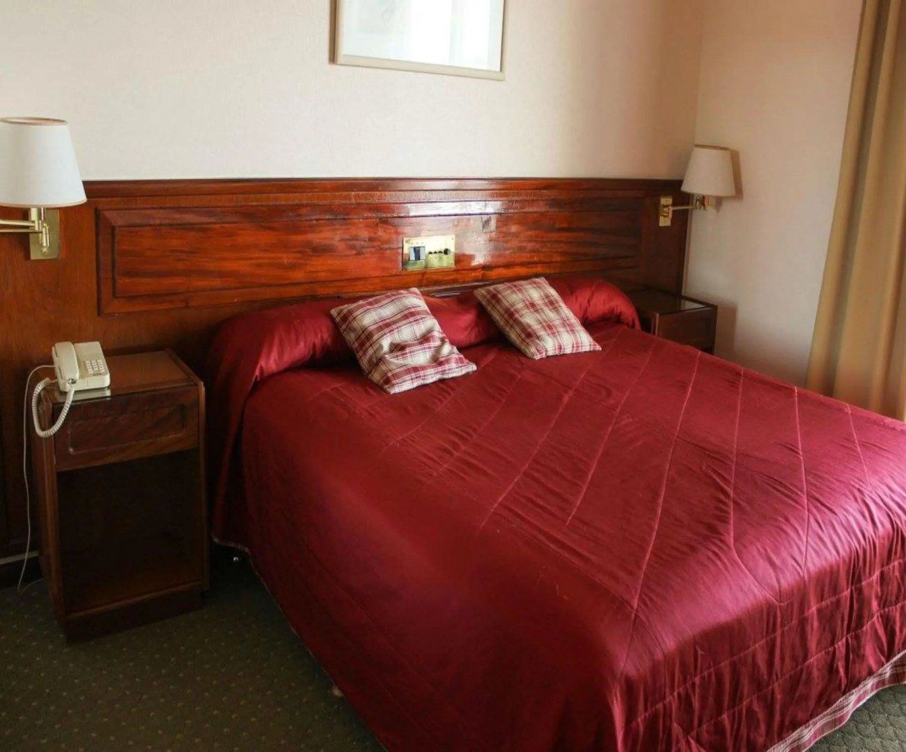 Hotel Reviens
