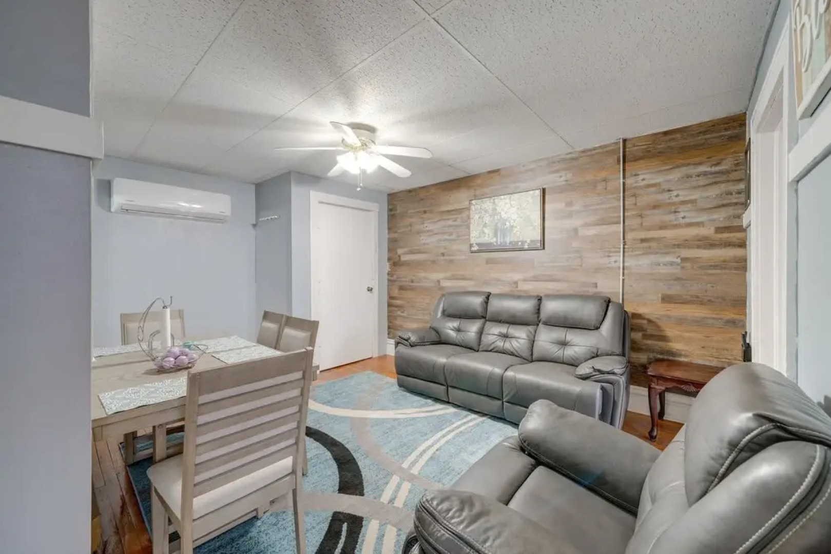 Central Beckley Studio: 8 Mi to New River Gorge