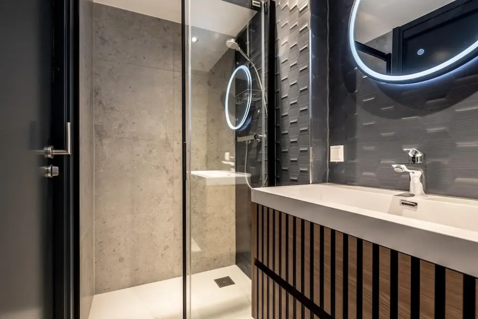 Modern Stay in Historic Delft