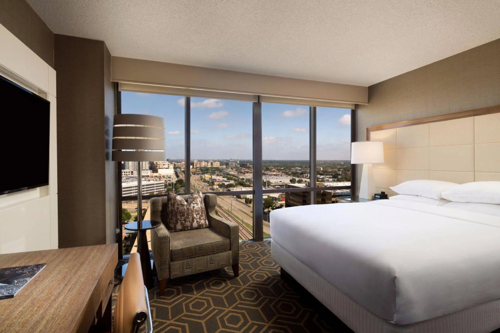 DoubleTree by Hilton Dallas - Campbell Centre