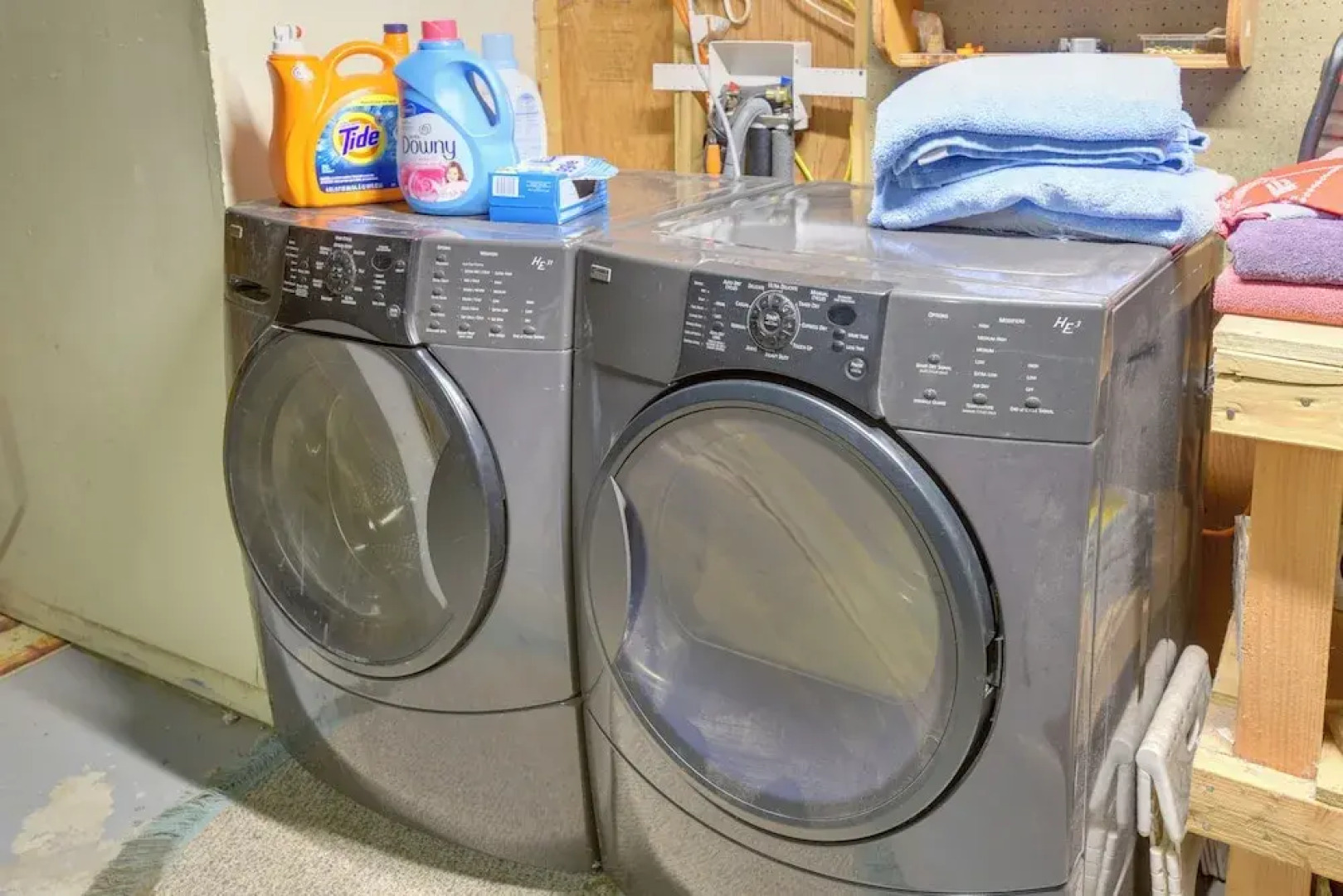 Near Hiking & Golfing: Munds Park Cabin w/ Deck!