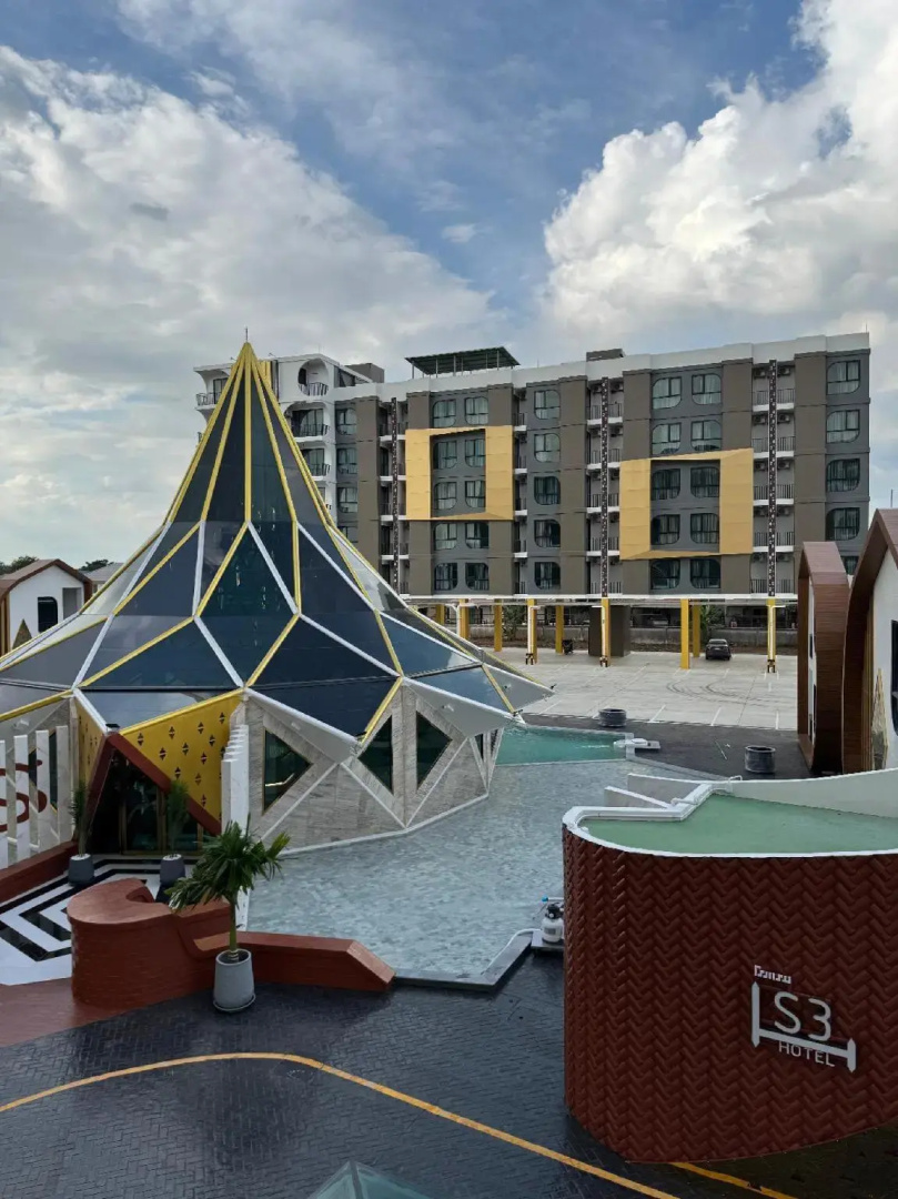 At Ayutthaya Hotel