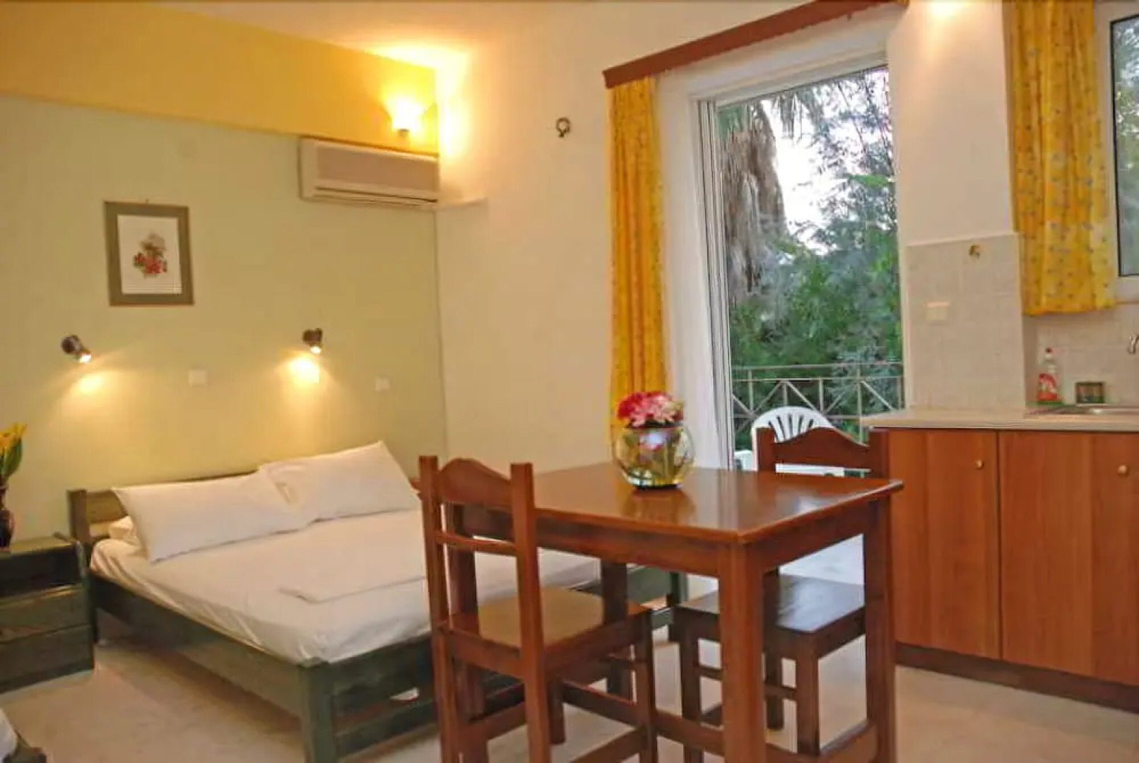 Areti-maria Apartments