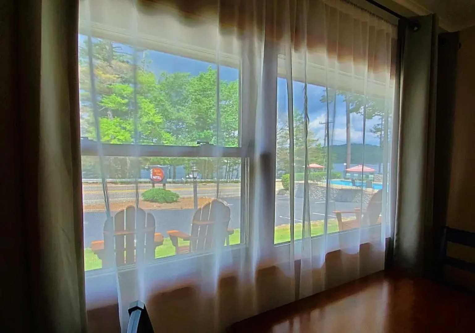 Birch Knoll Motel