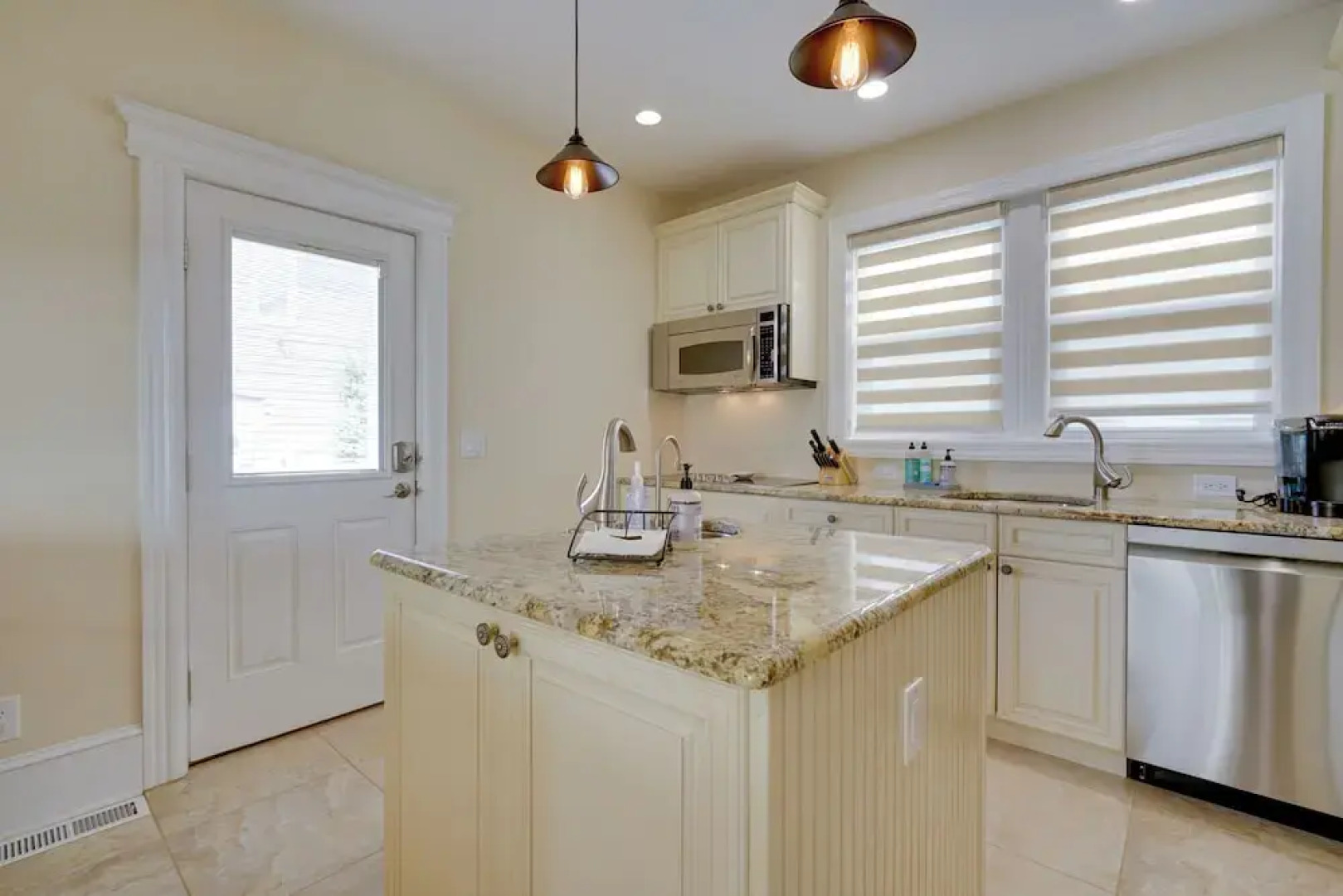 Ventnor City Retreat ~ 1 Block To Boardwalk!