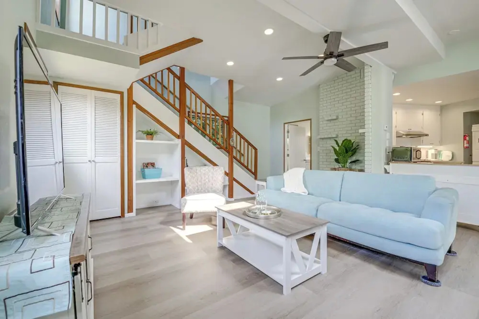 < 1 Mi to Lake Washington: Peaceful Apt in Kenmore