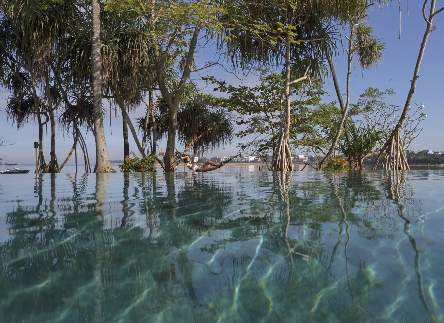 Курортный отель Anantara Kalutara Resort