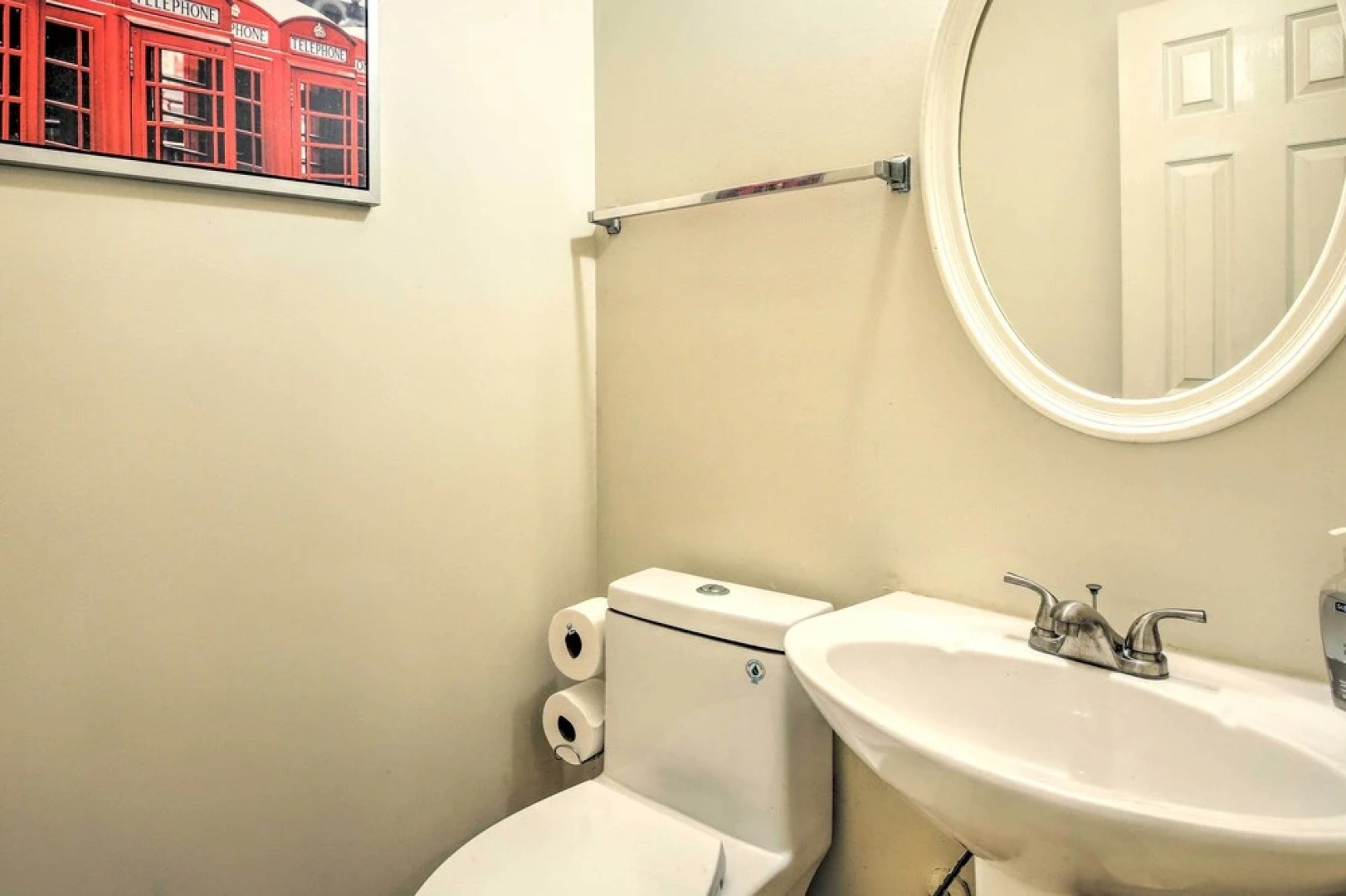 Pet-friendly Home w/ Yard ~ 15 Mi to Atlanta!