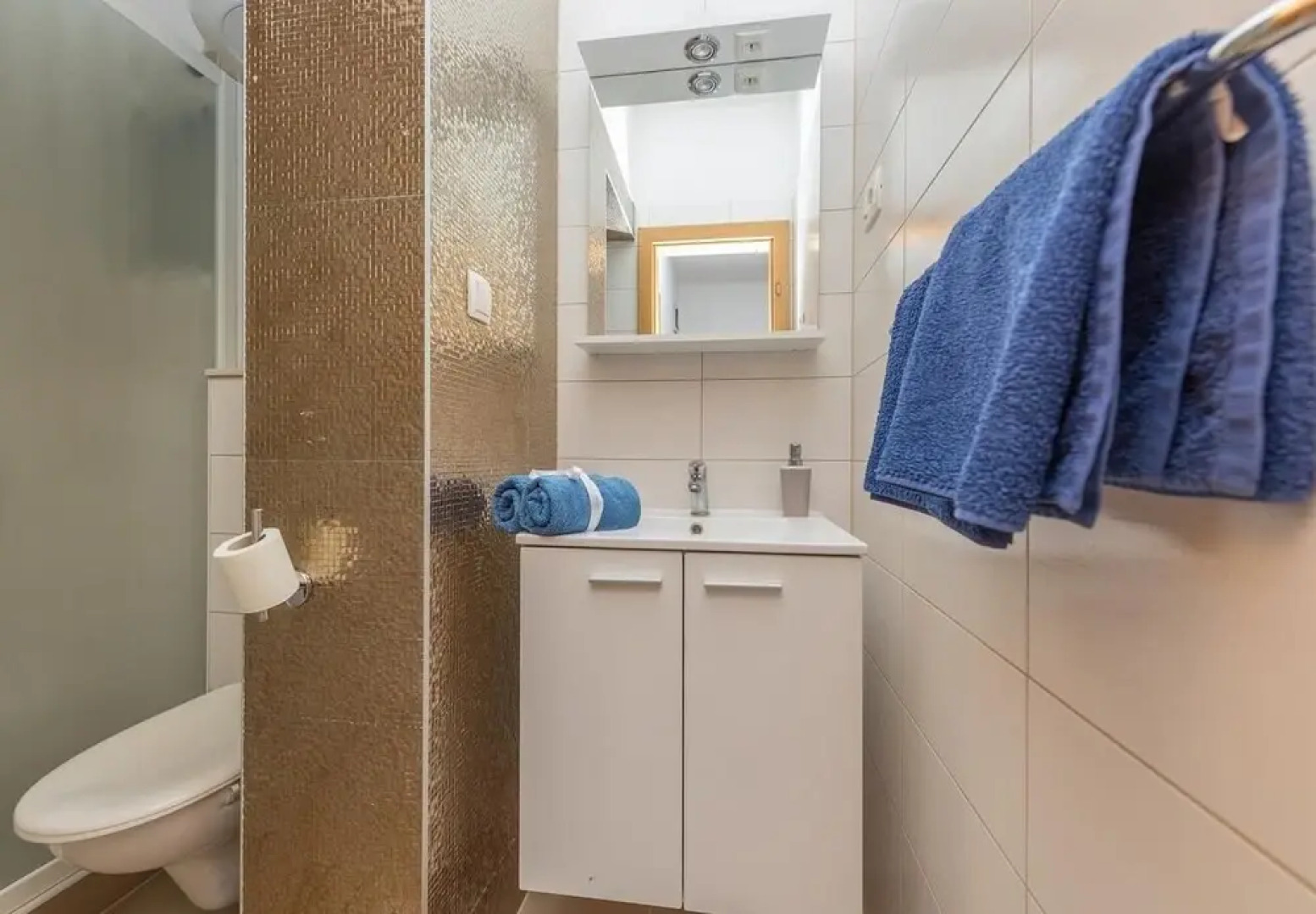 Ivi - 100 m From Pebble Beach - A3