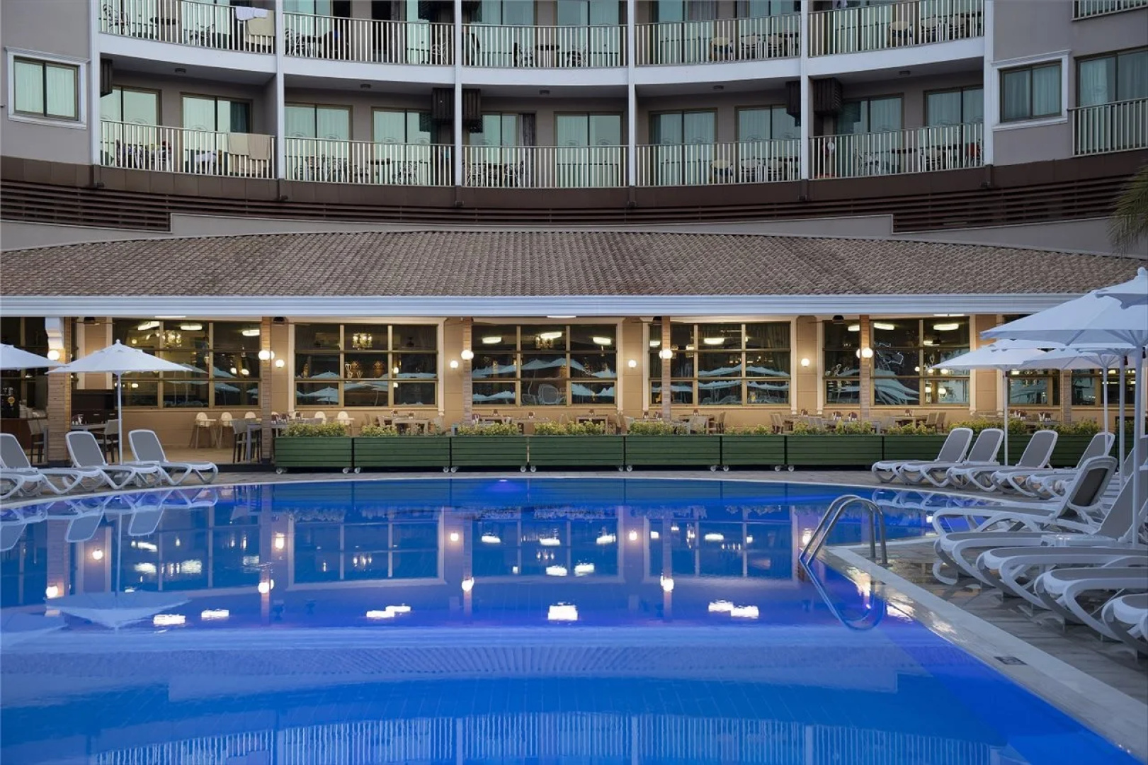 Quattro Beach Spa & Resort Hotel
