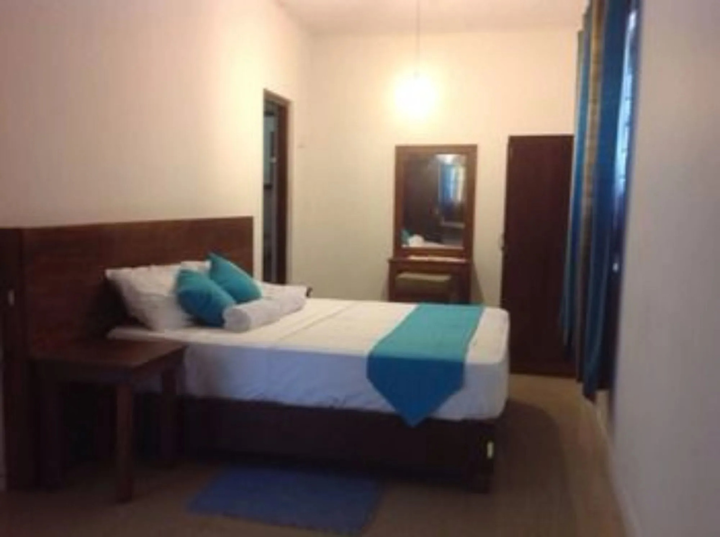 Tree Breeze Inn