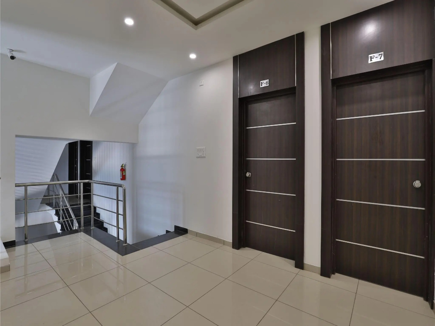 SPOT ON 38154 Shakti Hostel & Hotel