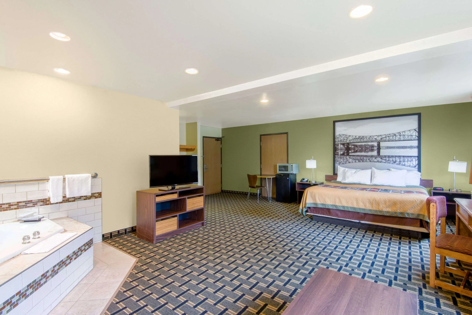 Super 8 by Wyndham Wheeling WV