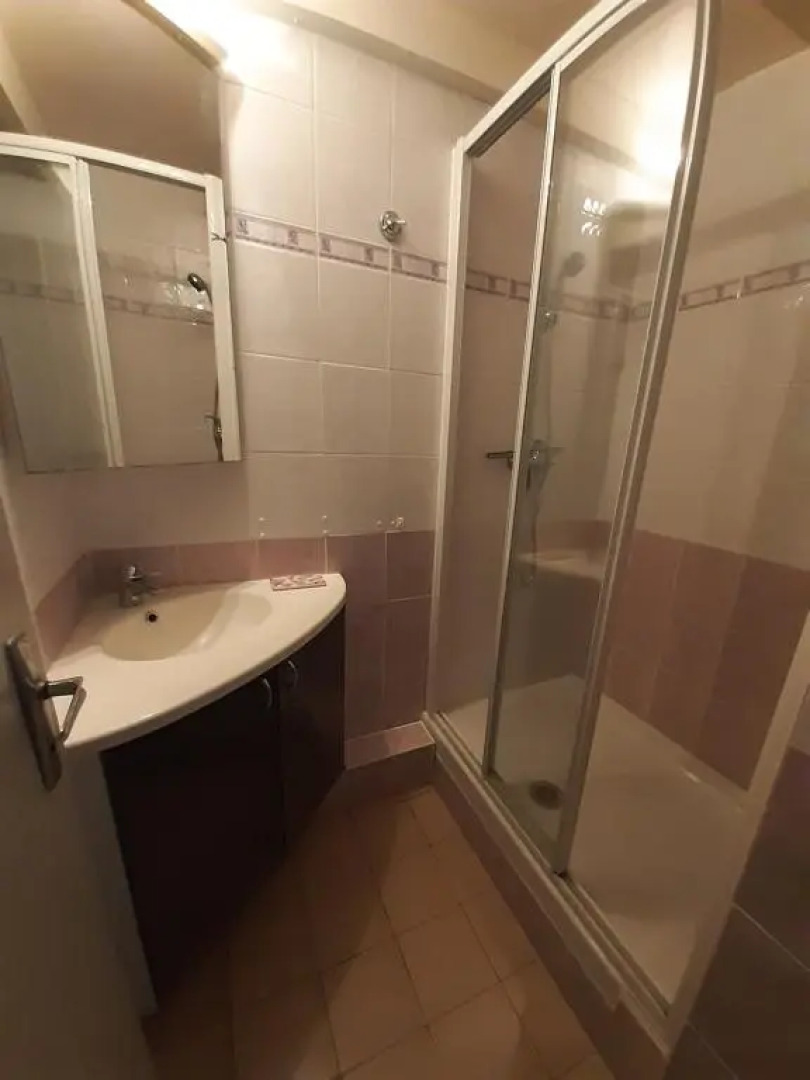 Belle villa climatisée 4 couchages a 100 m de la plage 1 chambre 1 mezzanine terrasse parking dans résidence sécurisée LRVM98