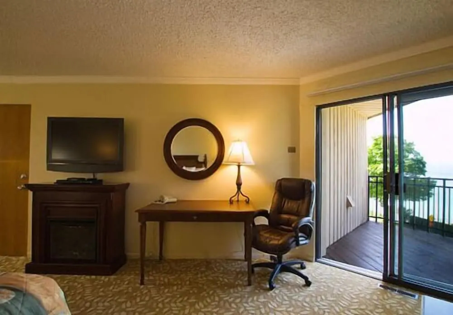 Weathervane Terrace Inn and Suites