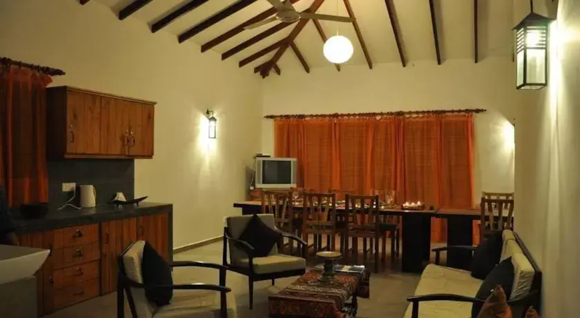 Tissakumbura Holiday Home