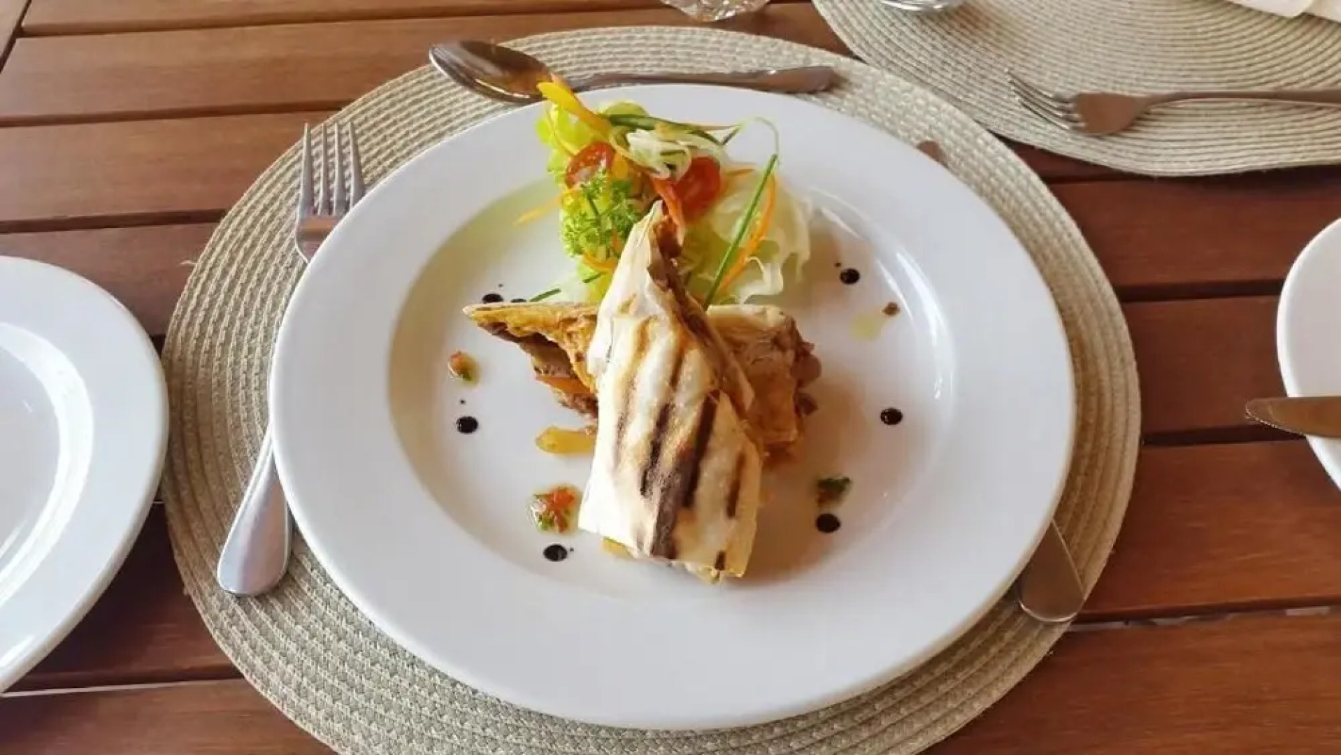 Elephant's Eye, Hwange