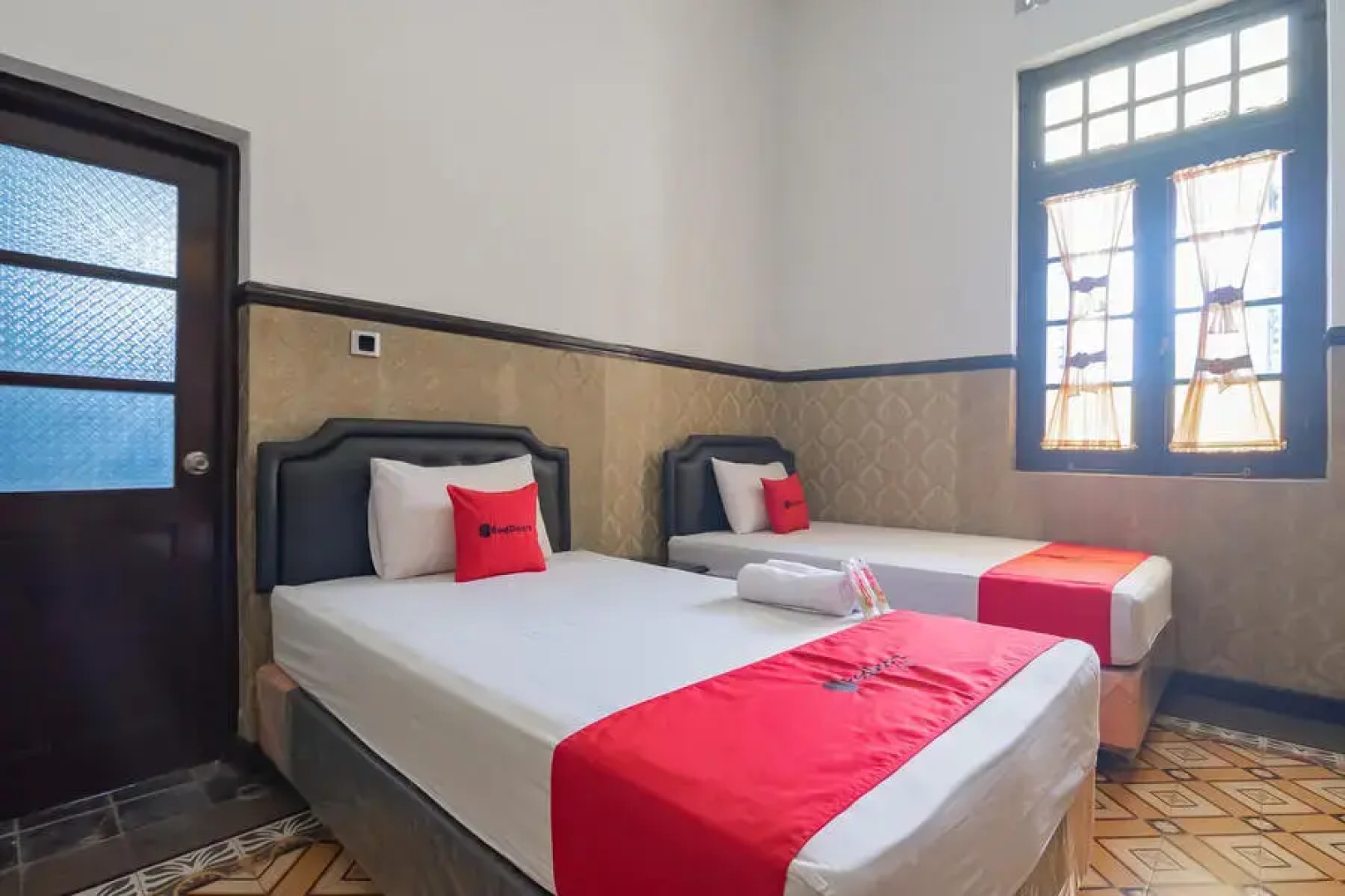 RedDoorz Syariah @ Kolonial Guest House