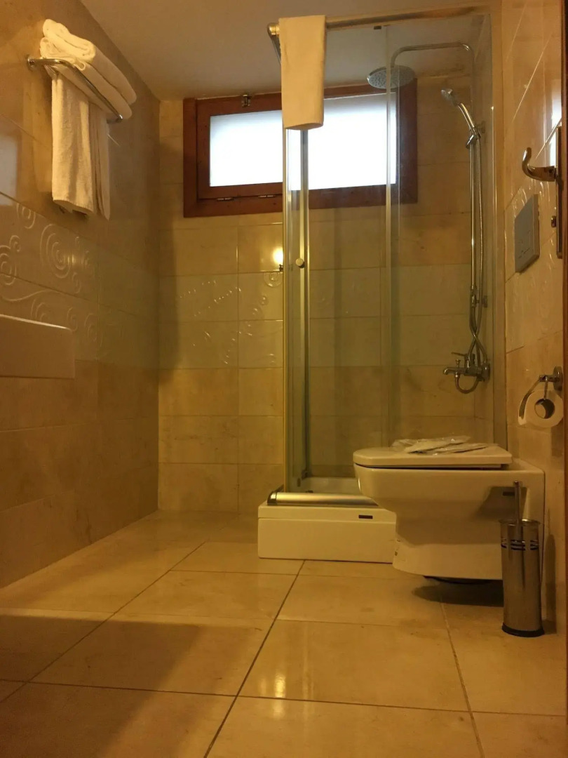 Old Town Deluxe Flats