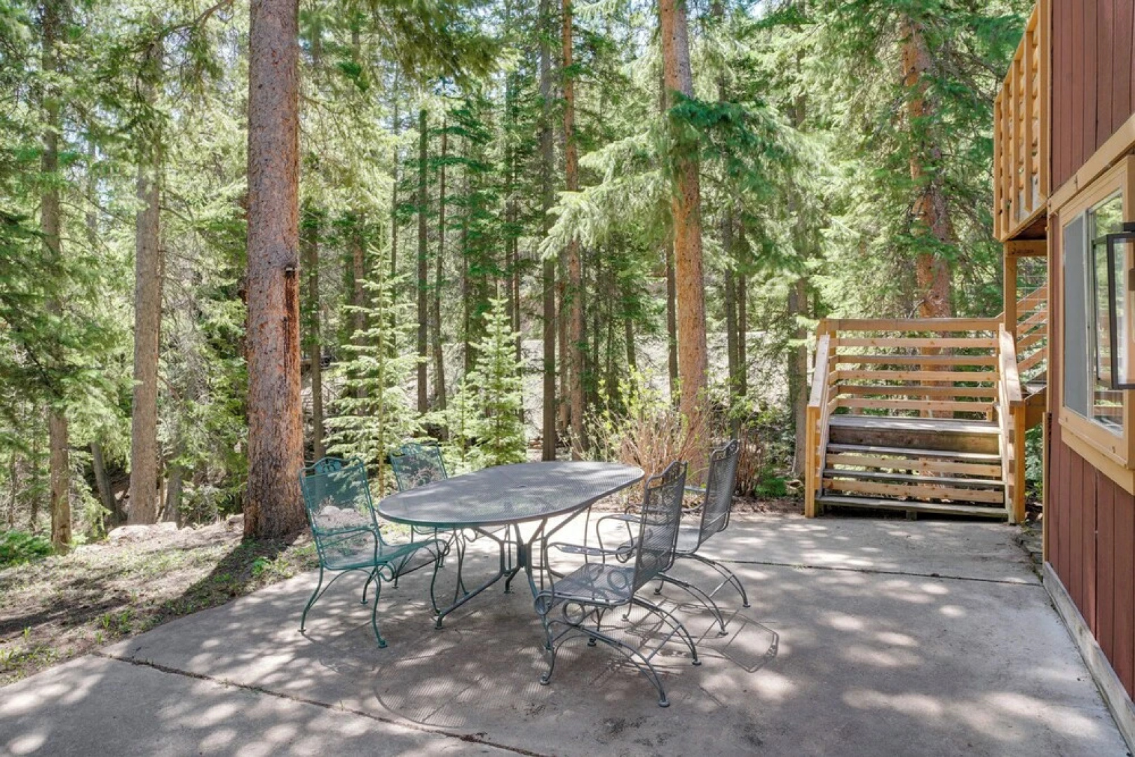 Riverside Colorado Cabin w/ Deck & Hot Tub