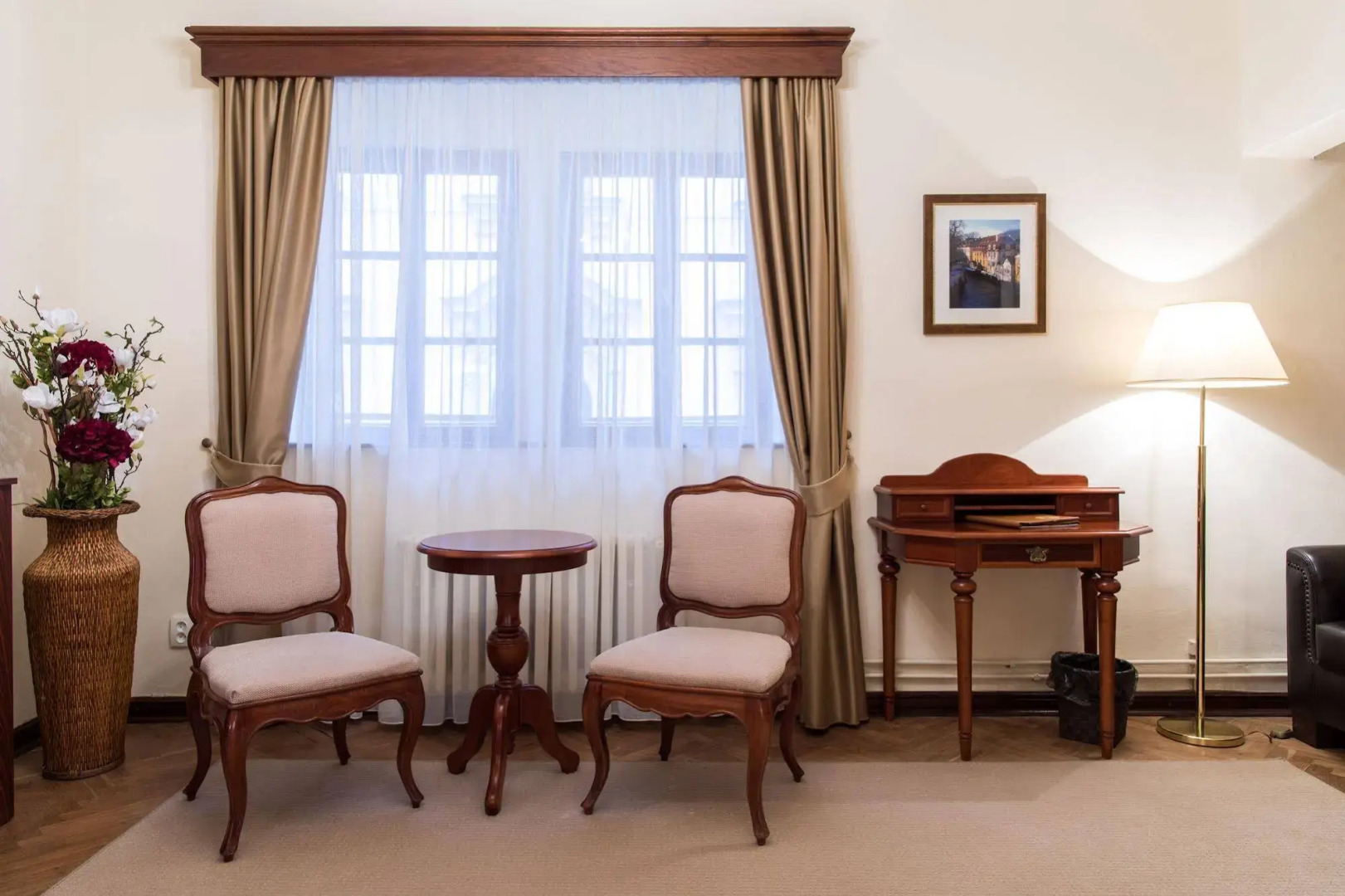 Aurus by Adrez Living