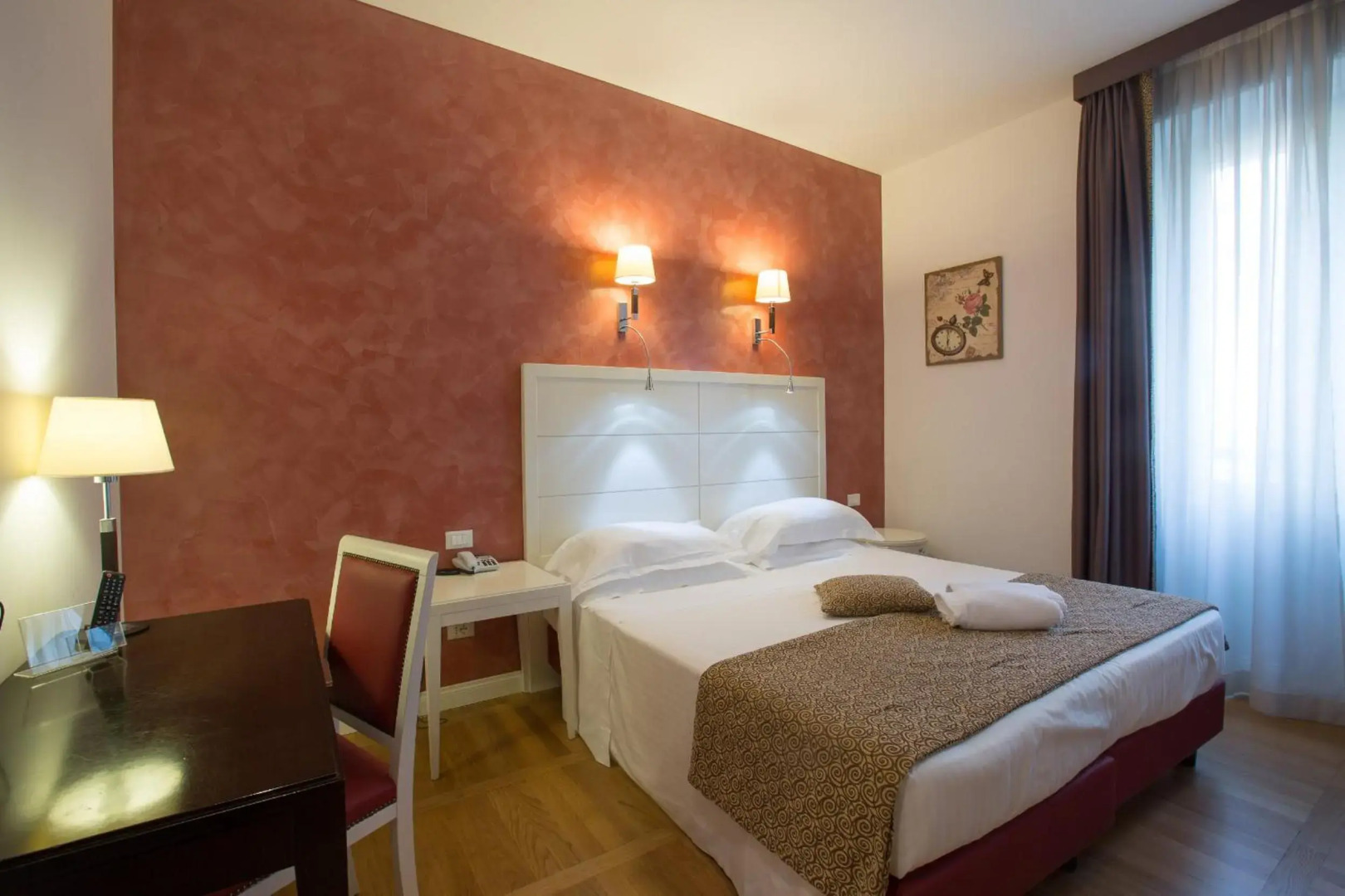 Floris Hotel
