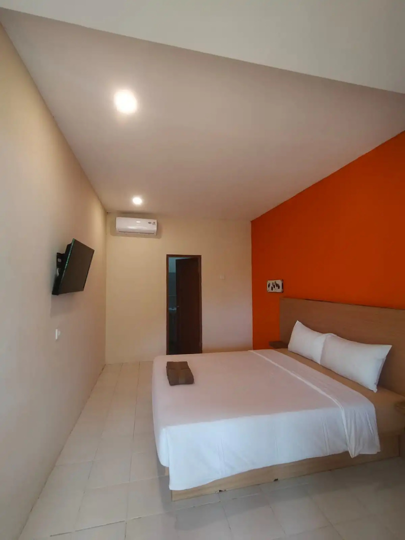 RedDoorz near Alun Alun Karimunjawa