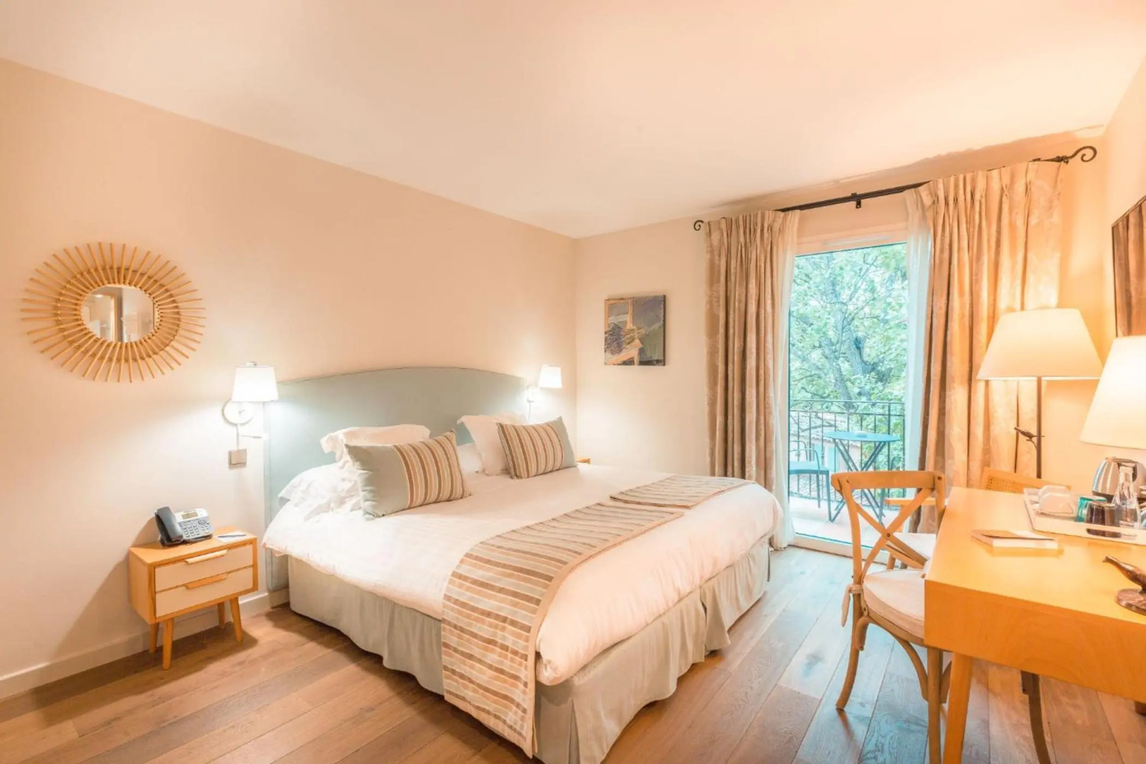 Hotel Spa & Restaurant Cantemerle