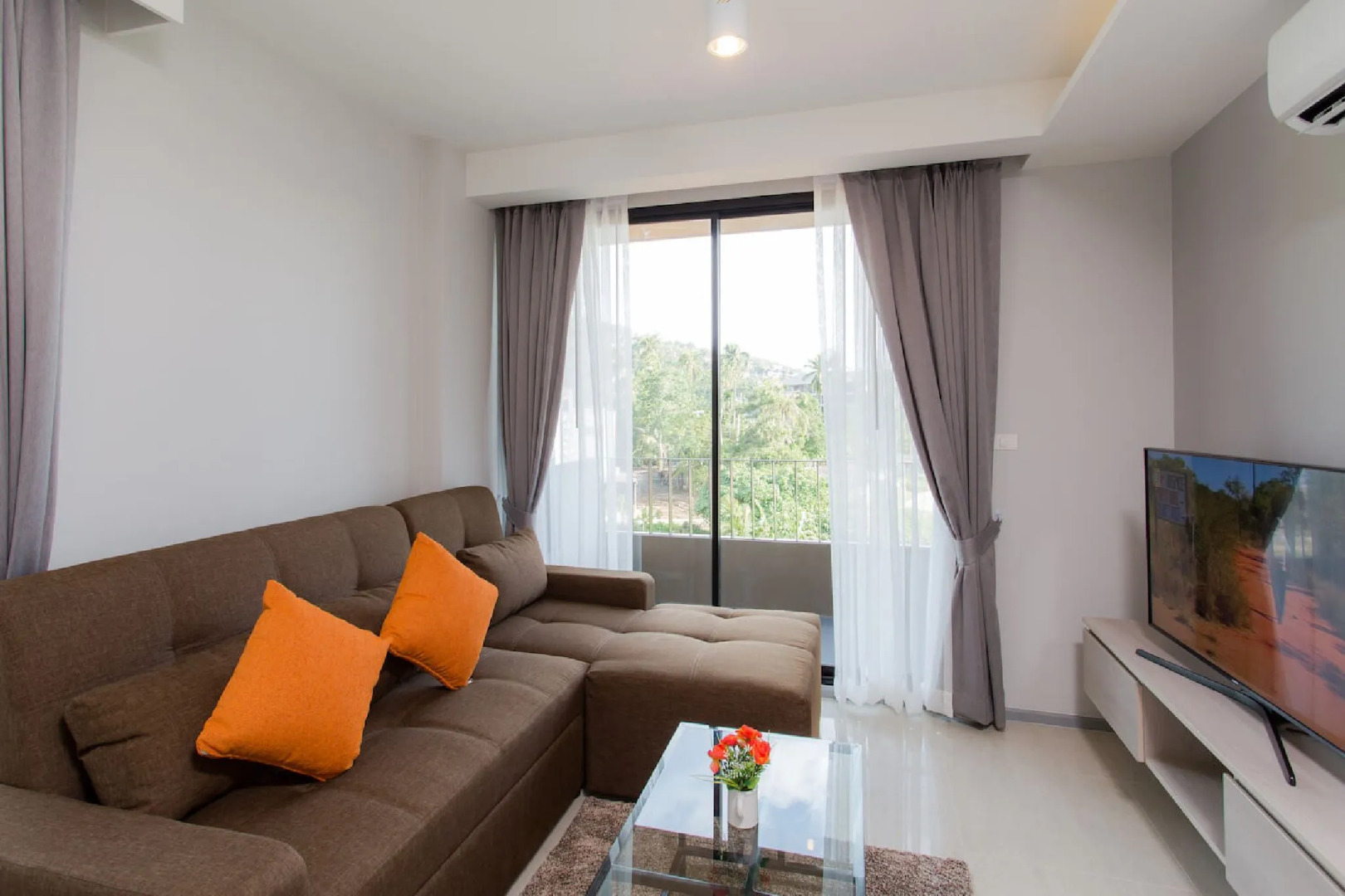 6th Avenue Surin Beach