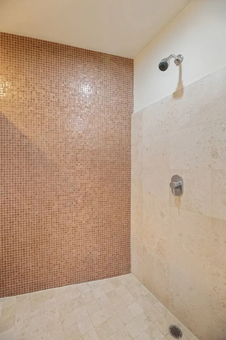 Encanto Living 0302 -1BR by Kivoya