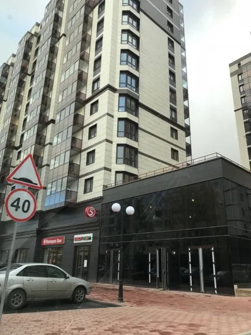 Apartments, on. Karla Marksa, 183